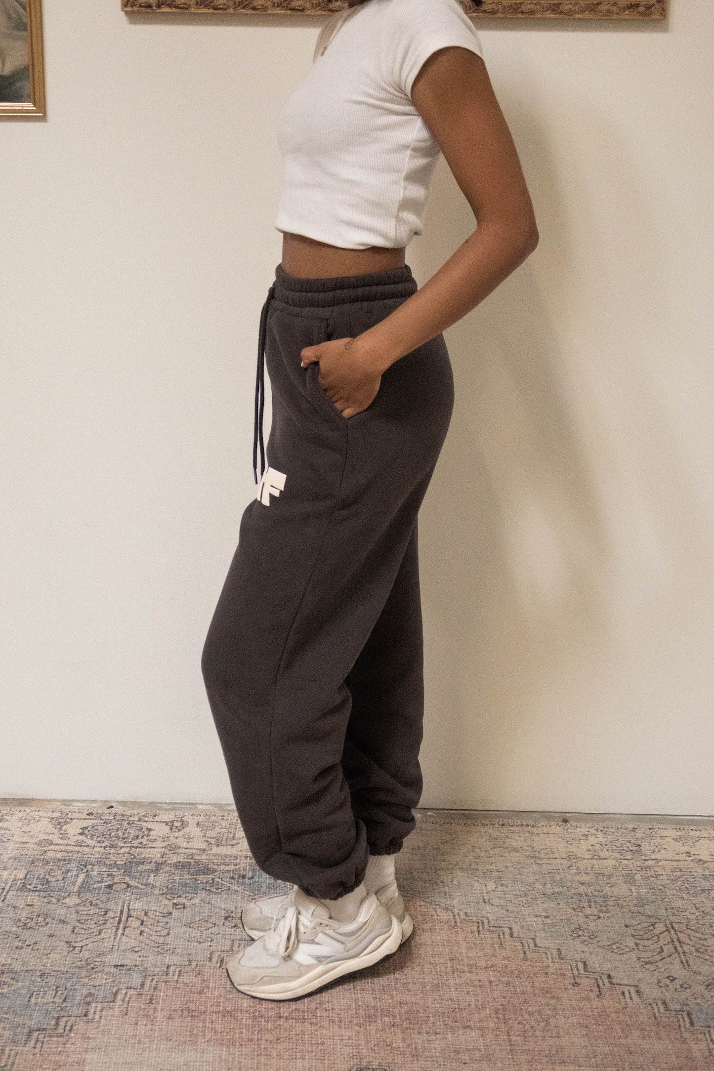 Load image into Gallery viewer, Women&amp;#39;s Grey Sweatpants 

